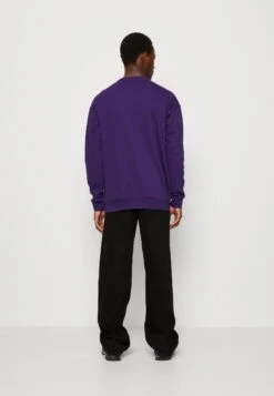 YOURTURN Unisex - Sweater - Purple 10 YOURTURN Unisex - Sweater - Purple -Modieuze Herenkleding 09d8e3c4644d4dc68e3fdf6a6eefd9f3