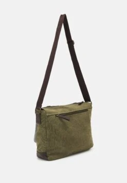 Pier One Schoudertas - Olive -Modieuze Herenkleding 1e789b858f374e0a8df8b724b16f6f3f