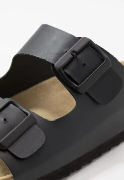 Pier One Unisex - Pantoffels - Black -Modieuze Herenkleding 2c1088e9c35241008f77393ded163426