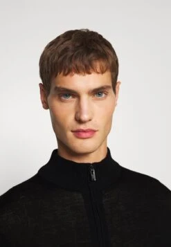 Emporio Armani Cardigan - Vest - Nero -Modieuze Herenkleding 39b112738dfd46ca80ea804faf62f3ef