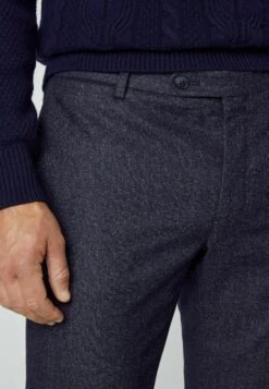 Hackett London Broken Twill Trs - Broek - Navy 10 Hackett London Broken Twill Trs - Broek - Navy -Modieuze Herenkleding 46f30ce8251445f29ef714d86e3f17a9
