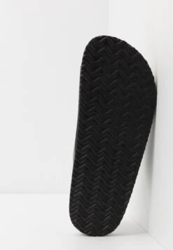 Pier One Unisex - Pantoffels - Black -Modieuze Herenkleding 4a735c24e60449a29969a0148d036b07