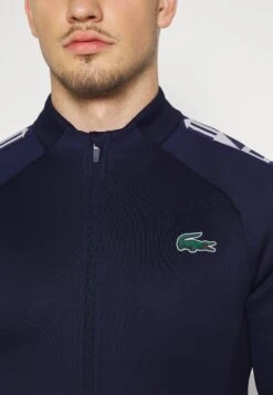 Lacoste Sport Tennis Jacket - Trainingsvest - Navy Blue -Modieuze Herenkleding 5a3b9f564b1546c4807ed04ba6d24af9