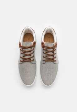 Pier One Unisex - Sneakers Laag - Light Grey 11 Pier One Unisex - Sneakers Laag - Light Grey -Modieuze Herenkleding 60fe947ef8cf4df19401d326e0123b74