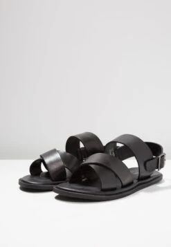 Pier One Sandalen - Black 10 Pier One Sandalen - Black -Modieuze Herenkleding 636ea7102eae4319abfae8bd7f39ebf0
