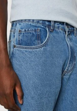 Redefined Rebel Kyoto - Relaxed Fit Jeans - Mid Blue 11 Redefined Rebel Kyoto - Relaxed Fit Jeans - Mid Blue -Modieuze Herenkleding 6abd84cfe714478d8aa598dc7e8c7583