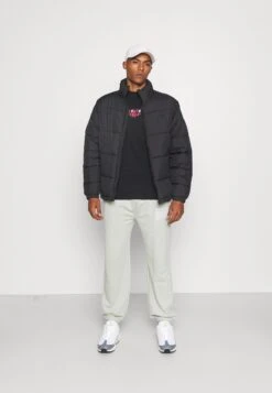 YOURTURN Oversize Puffer Jacket Unisex- Winterjas - Black 8 YOURTURN Oversize Puffer Jacket Unisex- Winterjas - Black -Modieuze Herenkleding 6aff41f2d9a94e539795dda9afeb210d