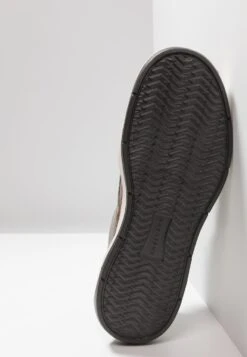 Skechers Moreno - Sneakers Laag - Taupe 12 Skechers Moreno - Sneakers Laag - Taupe -Modieuze Herenkleding 6ea3e5982b3a4b8b917daac804967e26
