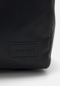 Pier One Unisex - Weekendtas - Black 10 Pier One Unisex - Weekendtas - Black -Modieuze Herenkleding 6f0d4cba81d947489c7b672bfd9ce02e