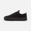 YOURTURN Unisex - Sneakers Laag - Black -Modieuze Herenkleding 8119a81ad47943d7bc004c5f0baab7a3