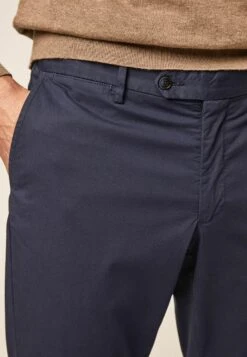 Hackett London Super Lw - Chino - Navy Blazer -Modieuze Herenkleding 85e240d3b66342729ba2059b5530bd1a