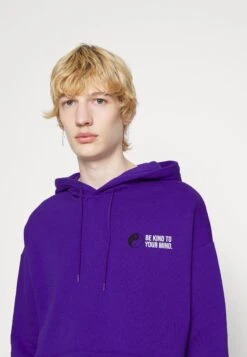 YOURTURN Kindness Hoodie - Sweater - Purple -Modieuze Herenkleding 95311e2e1d884aa6b5a6ff7149574500