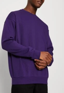 YOURTURN Unisex - Sweater - Purple 13 YOURTURN Unisex - Sweater - Purple -Modieuze Herenkleding a15f5e2097c34c5cbf5a04860b377c81