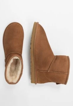 Ugg Classic Mini - Korte Laarzen - Chestnut 9 Ugg Classic Mini - Korte Laarzen - Chestnut -Modieuze Herenkleding a20b3dab8e7648c49417ba5ae27d1bcd