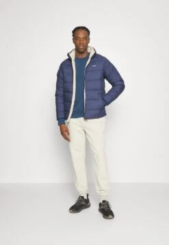 Patagonia Reversible Silent - Gewatteerde Jas - New Navy -Modieuze Herenkleding a3ea831c8c2d449f949a5ac0fcf3b831