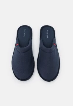 Pier One Pantoffels - Dark Blue 10 Pier One Pantoffels - Dark Blue -Modieuze Herenkleding a980ddae57c846959579e8a4a1384f89