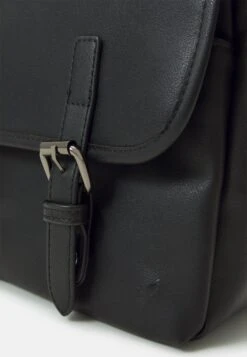 Pier One Unisex - Schoudertas -Black -Modieuze Herenkleding adbd5d8fbbd24c28a61f94af8a00c514