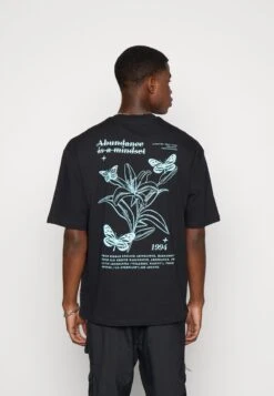 YOURTURN Chest Tee Unisex - T-Shirt Print - 802 - Black -Modieuze Herenkleding b2af27d4ebd04411a960eb8d69437ecf