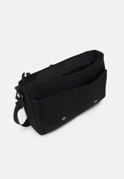 Pier One Schoudertas - Black 8 Pier One Schoudertas - Black -Modieuze Herenkleding bc62c61958f54d03ae41ef60f0c04b83