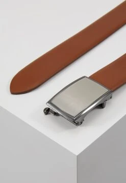 Bugatti Belts - Riem - Cognac 9 Bugatti Belts - Riem - Cognac -Modieuze Herenkleding bda9497a8d3243a8b2afed080ecfa602