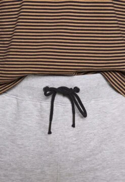 Pier One 2 Pack - Shorts -Light Grey /Black -Modieuze Herenkleding c4d577d8c6314b53bc4b281d9e735af0