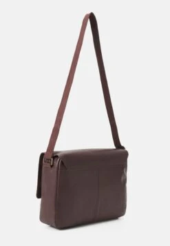 Pier One Leather Unisex - Laptoptas - Brown -Modieuze Herenkleding c63d8817e7d147c5b5f9770b2fb67e9b