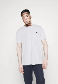 Pier One 3 Pack - T-Shirt Basic - White/Dark Blue/Blue -Modieuze Herenkleding c861a69cfb1e4a6fafbf2b097bf177a2