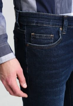 Pier One Basic - Straight Leg Jeans - Dark Blue Denim -Modieuze Herenkleding cab4c5a817d8404784a40aa6e7e7d551