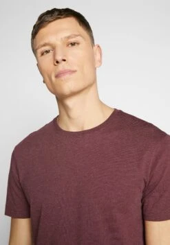 Pier One 3 Pack - T-Shirt Basic - Mottled Bordeaux/White/Blue -Modieuze Herenkleding cff95dbc64f547b193a52d13e024d737