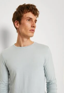 Pier One 2 Pack - Longsleeve - Light Blue/Dark Blue -Modieuze Herenkleding d315311a1b6348f89442cc5ec2361513