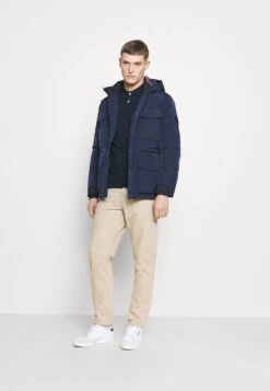 Pier One 2 Pack - Poloshirt - Bordeaux/Dark Blue -Modieuze Herenkleding d45d27b428a0441fbcaf3ee8156c6bcd