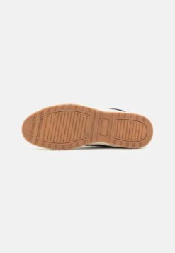 Pier One Sneakers Hoog - Cognac 12 Pier One Sneakers Hoog - Cognac -Modieuze Herenkleding eafa0ed86a51400d8543561b89d4c2c7