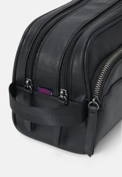 Pier One Toilettas - Black -Modieuze Herenkleding f533c08f73014507a19f0f1471b18552